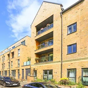  Apartment Idyllic Thames Riverside With Free Parking United Kingdom