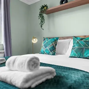  Apartment Chic 2 Bedroom Near Liverpool Street By Gold United Kingdom